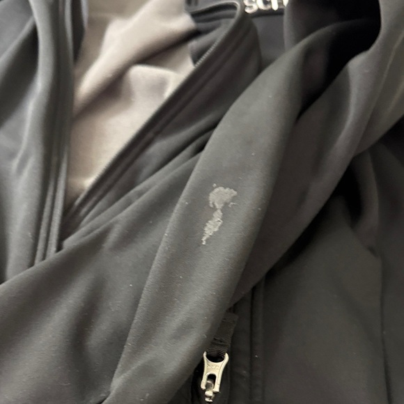 Descente Men's Performance Black Jacket - Picture 6 of 7